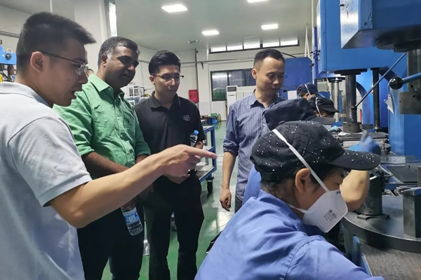 Australian customers visit our factory to discuss further cooperation